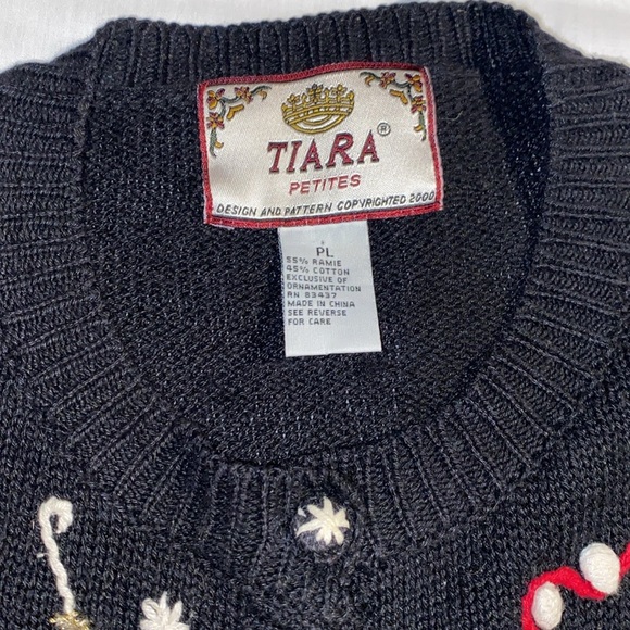Vintage 90’s Tiara Christmas Sweater size LP - Picture 6 of 6